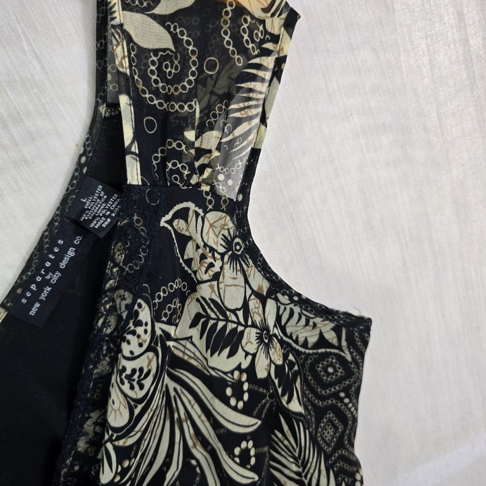 White House Black Market Sleeveless Blouse Black Floral Top - Picture 3 of 12